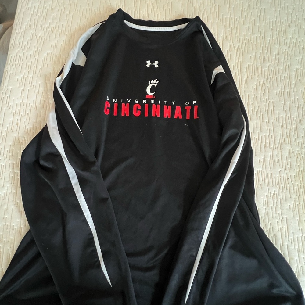 Under Armour Black and White University of Cincinnati Dri Fit Logo Shirt